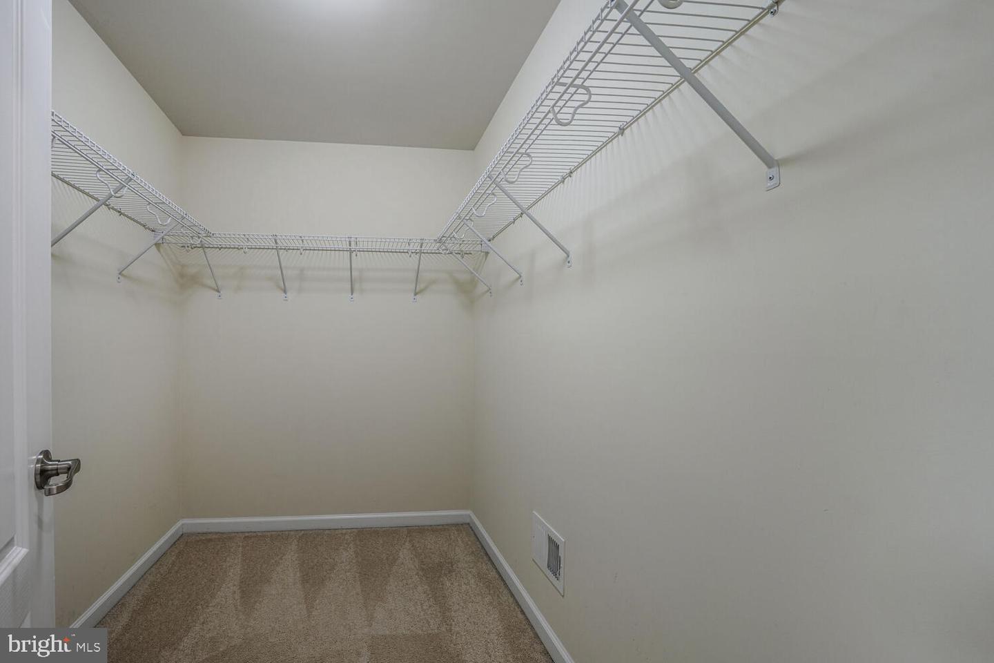 42550 SUNSET RIDGE SQ, ASHBURN, Virginia 20148, 3 Bedrooms Bedrooms, ,2 BathroomsBathrooms,Residential,For sale,42550 SUNSET RIDGE SQ,VALO2100856 MLS # VALO2100856