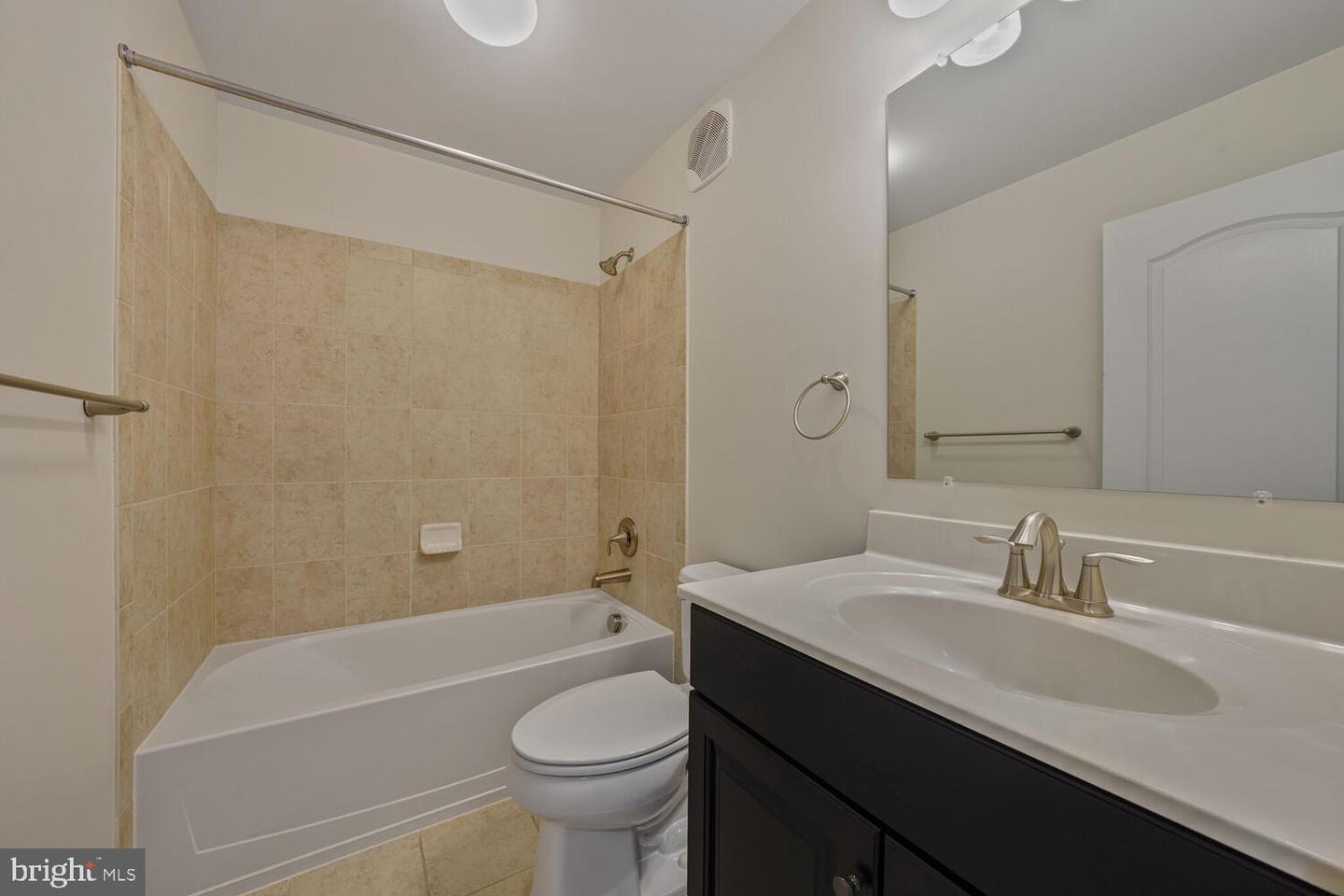 42550 SUNSET RIDGE SQ, ASHBURN, Virginia 20148, 3 Bedrooms Bedrooms, ,2 BathroomsBathrooms,Residential,For sale,42550 SUNSET RIDGE SQ,VALO2100856 MLS # VALO2100856