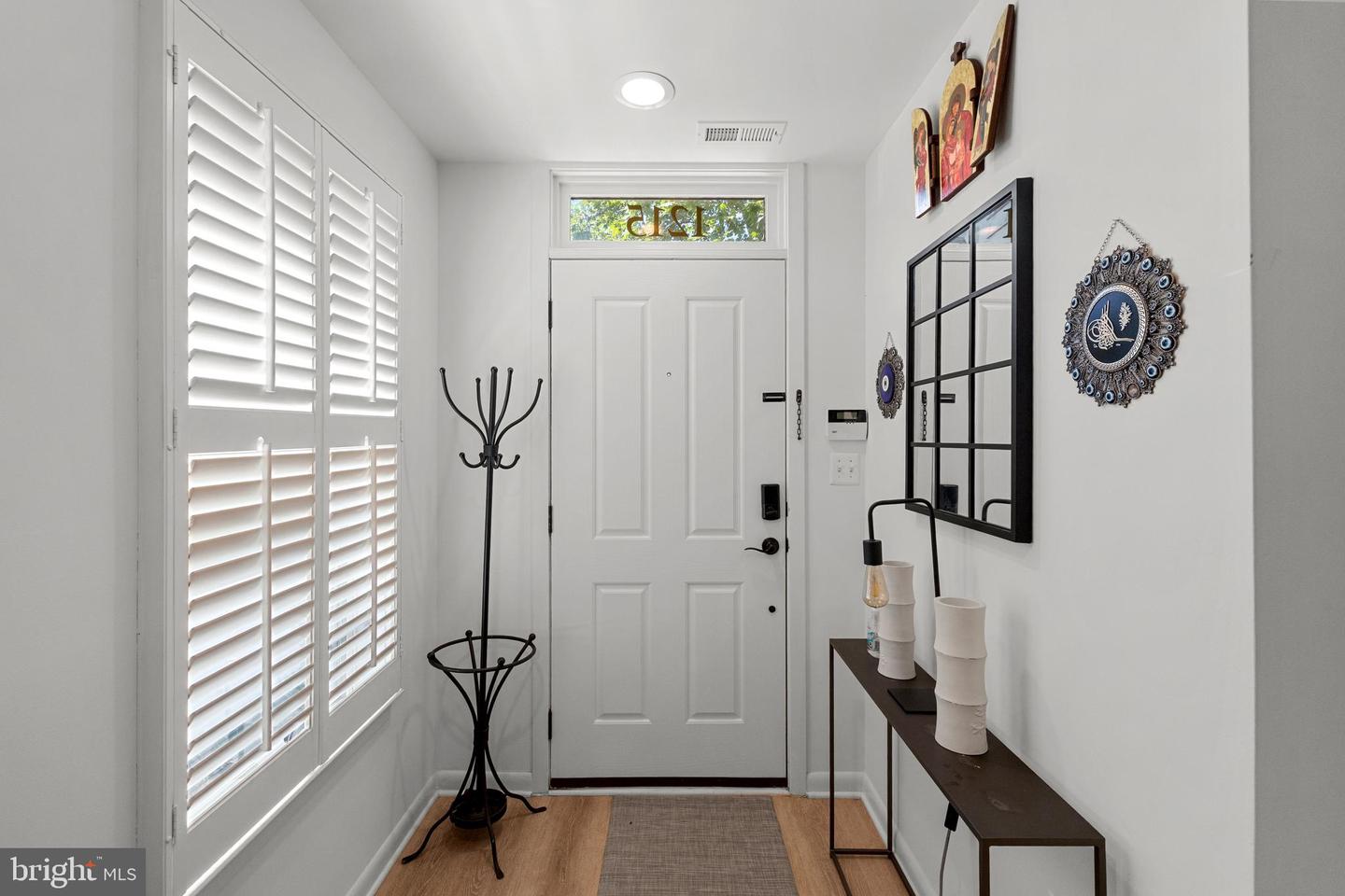 1215 V ST NW, WASHINGTON, District Of Columbia 20009, 3 Bedrooms Bedrooms, ,2 BathroomsBathrooms,Residential,For sale,1215 V ST NW,DCDC2208484 MLS # DCDC2208484