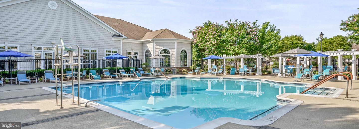 20505 LITTLE CREEK TER #207, ASHBURN, Virginia 20147, 2 Bedrooms Bedrooms, ,2 BathroomsBathrooms,Residential,For sale,20505 LITTLE CREEK TER #207,VALO2100910 MLS # VALO2100910