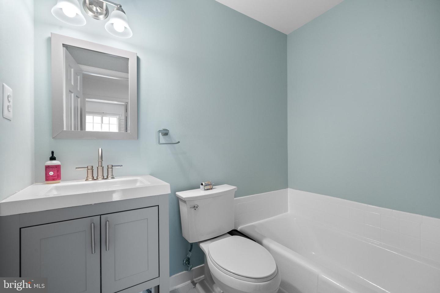 8800 LYNNHURST DR, FAIRFAX, Virginia 22031, 4 Bedrooms Bedrooms, ,3 BathroomsBathrooms,Residential,For sale,8800 LYNNHURST DR,VAFX2252782 MLS # VAFX2252782