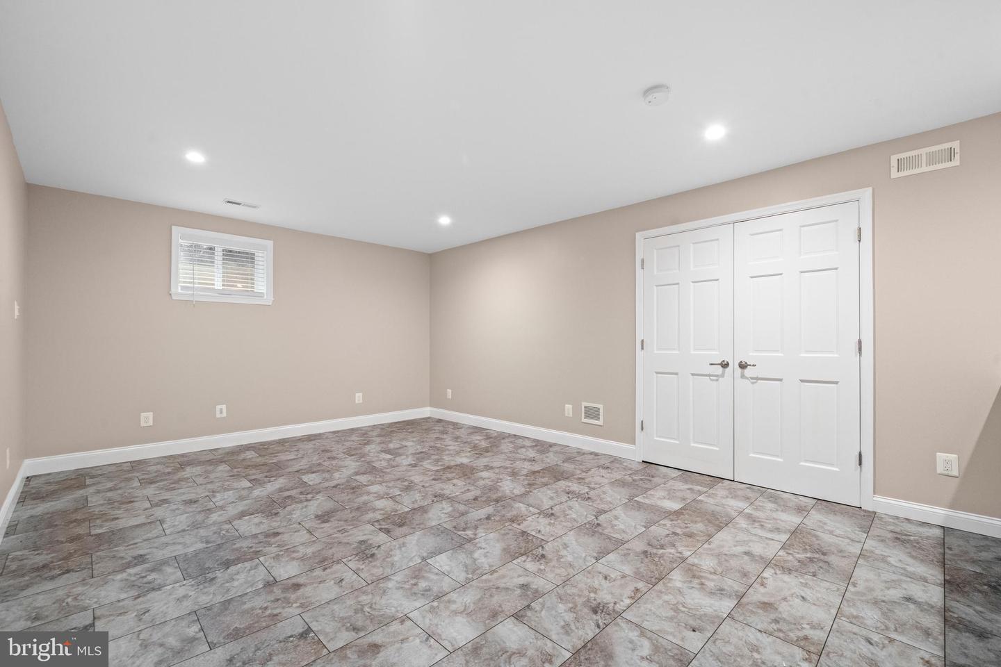 8800 LYNNHURST DR, FAIRFAX, Virginia 22031, 4 Bedrooms Bedrooms, ,3 BathroomsBathrooms,Residential,For sale,8800 LYNNHURST DR,VAFX2252782 MLS # VAFX2252782