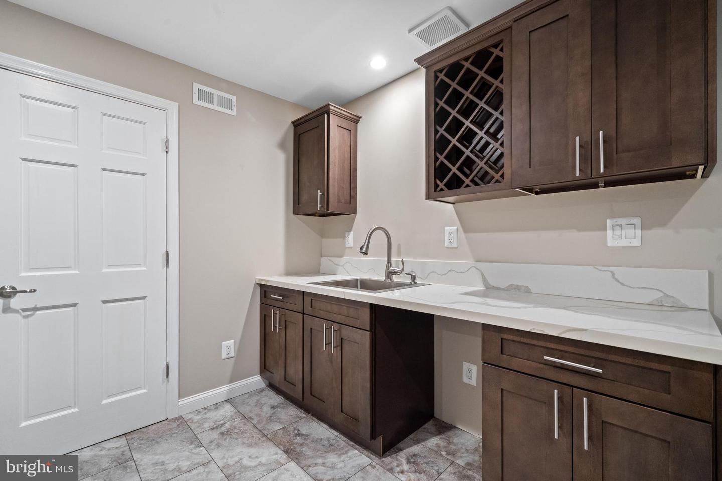 8800 LYNNHURST DR, FAIRFAX, Virginia 22031, 4 Bedrooms Bedrooms, ,3 BathroomsBathrooms,Residential,For sale,8800 LYNNHURST DR,VAFX2252782 MLS # VAFX2252782