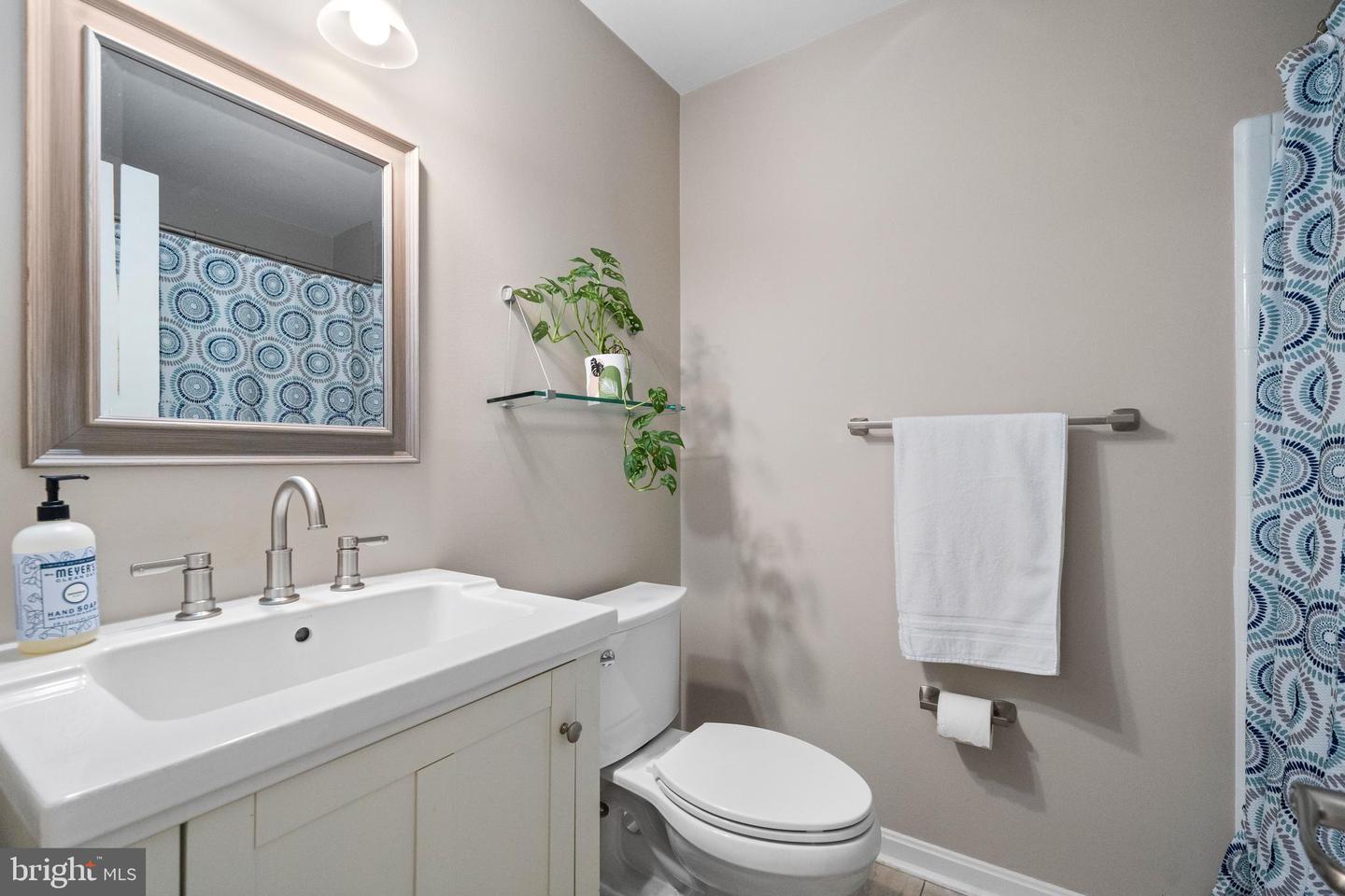 8800 LYNNHURST DR, FAIRFAX, Virginia 22031, 4 Bedrooms Bedrooms, ,3 BathroomsBathrooms,Residential,For sale,8800 LYNNHURST DR,VAFX2252782 MLS # VAFX2252782