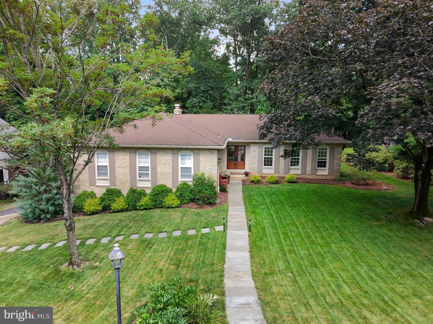 8800 LYNNHURST DR, FAIRFAX, Virginia 22031, 4 Bedrooms Bedrooms, ,3 BathroomsBathrooms,Residential,For sale,8800 LYNNHURST DR,VAFX2252782 MLS # VAFX2252782