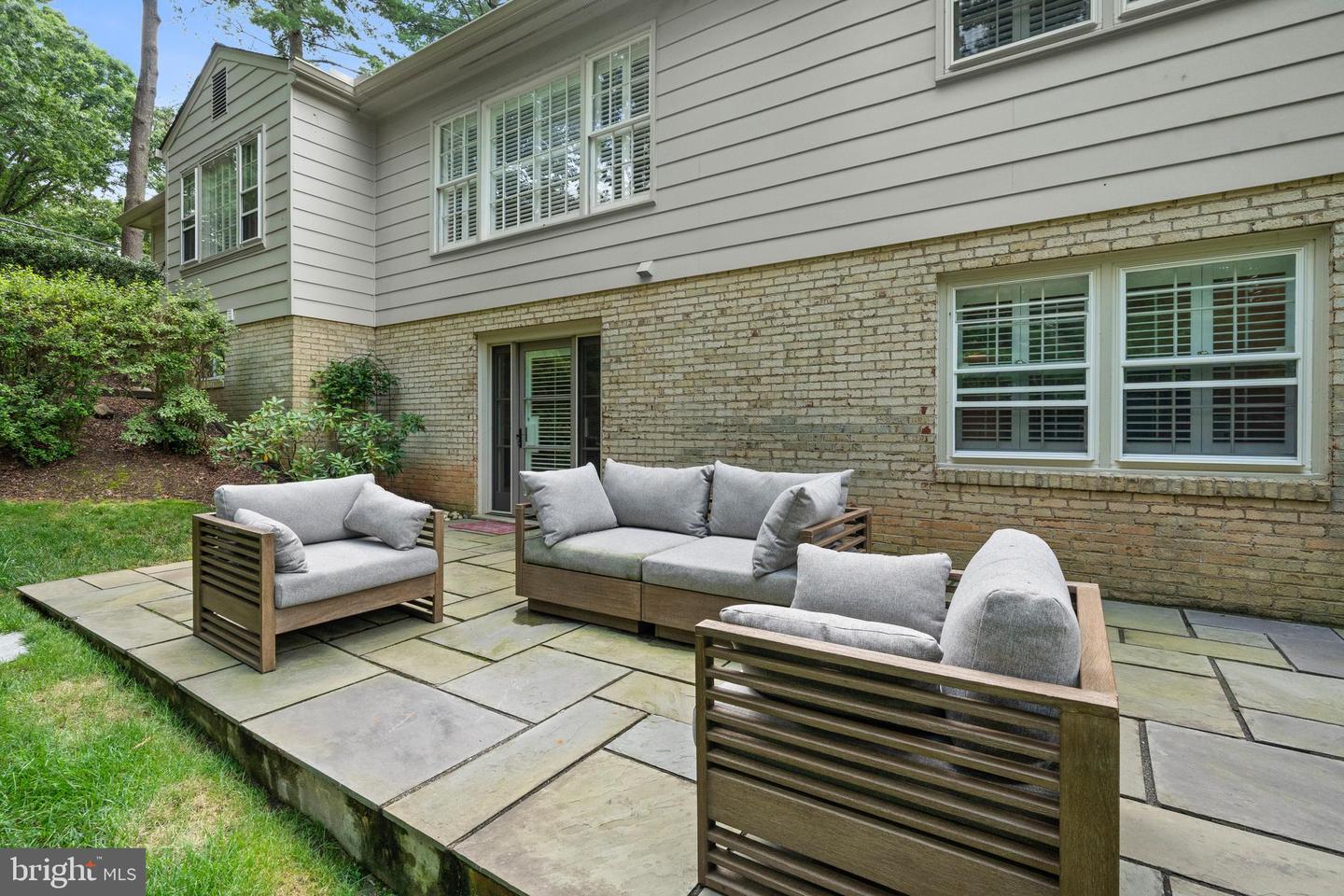 8800 LYNNHURST DR, FAIRFAX, Virginia 22031, 4 Bedrooms Bedrooms, ,3 BathroomsBathrooms,Residential,For sale,8800 LYNNHURST DR,VAFX2252782 MLS # VAFX2252782