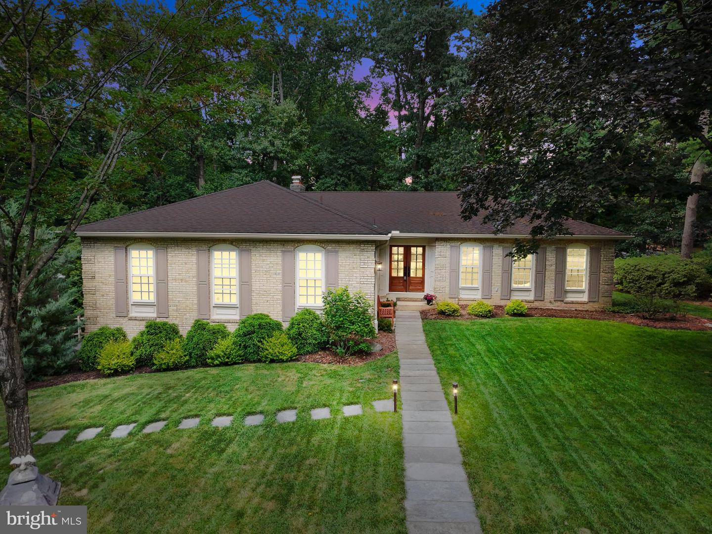 8800 LYNNHURST DR, FAIRFAX, Virginia 22031, 4 Bedrooms Bedrooms, ,3 BathroomsBathrooms,Residential,For sale,8800 LYNNHURST DR,VAFX2252782 MLS # VAFX2252782