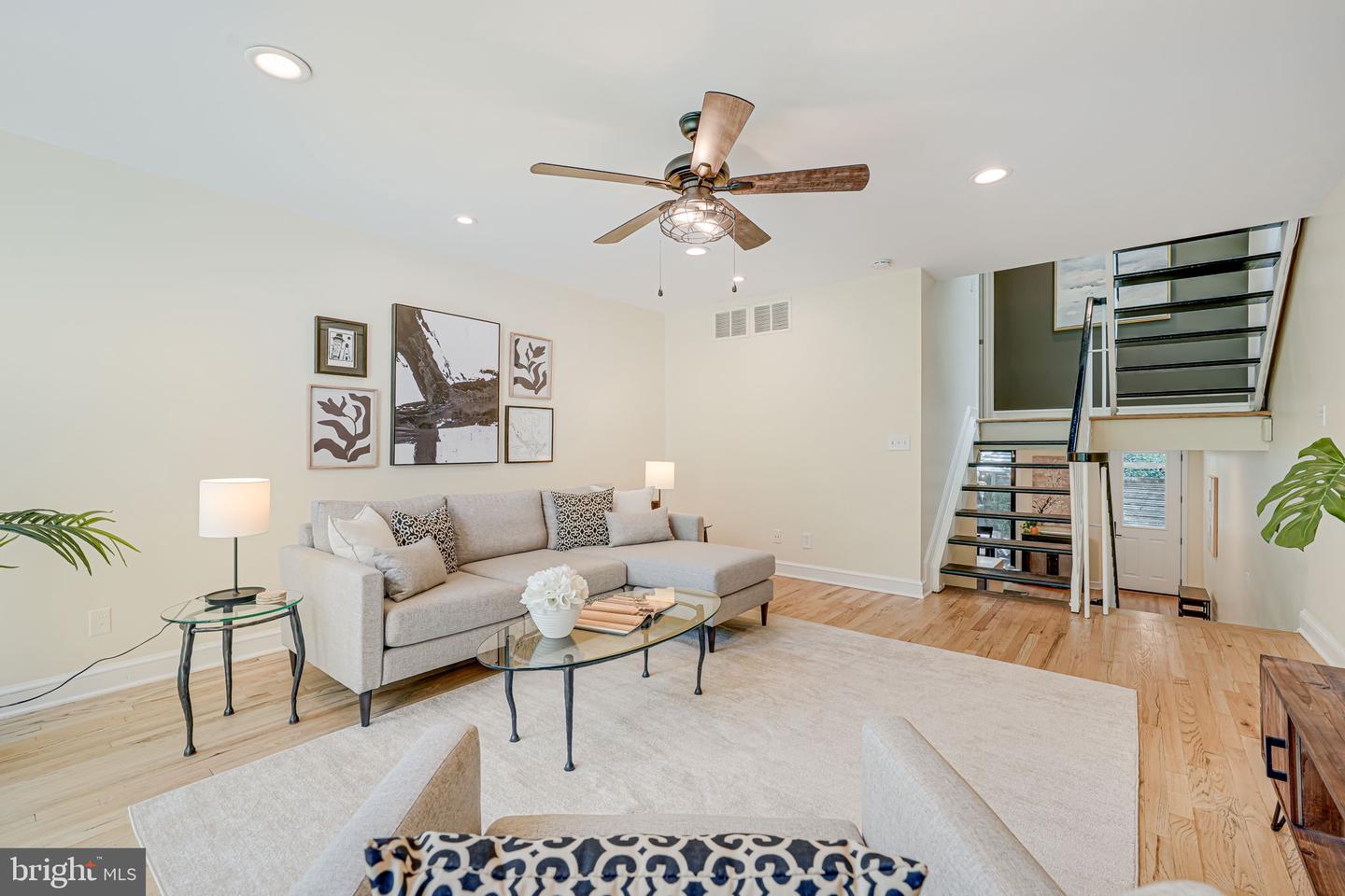 11467 WASHINGTON PLAZA W, RESTON, Virginia 20190, 3 Bedrooms Bedrooms, ,2 BathroomsBathrooms,Residential,For sale,11467 WASHINGTON PLAZA W,VAFX2252802 MLS # VAFX2252802