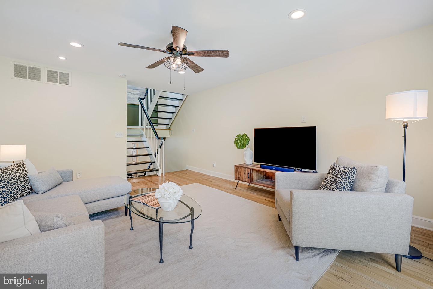 11467 WASHINGTON PLAZA W, RESTON, Virginia 20190, 3 Bedrooms Bedrooms, ,2 BathroomsBathrooms,Residential,For sale,11467 WASHINGTON PLAZA W,VAFX2252802 MLS # VAFX2252802