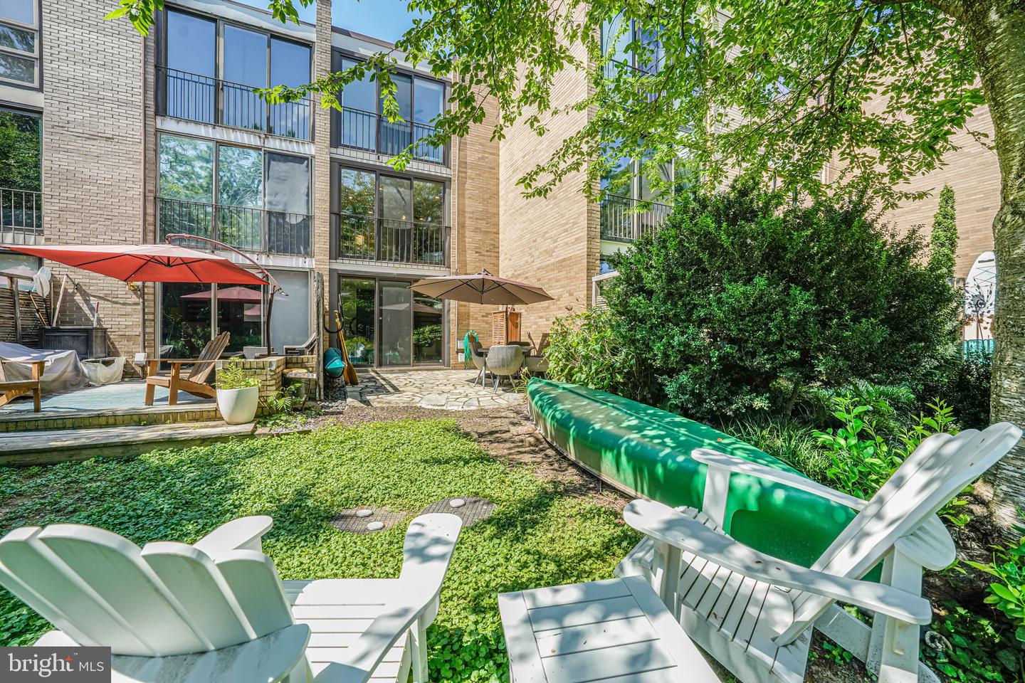 11467 WASHINGTON PLAZA W, RESTON, Virginia 20190, 3 Bedrooms Bedrooms, ,2 BathroomsBathrooms,Residential,For sale,11467 WASHINGTON PLAZA W,VAFX2252802 MLS # VAFX2252802
