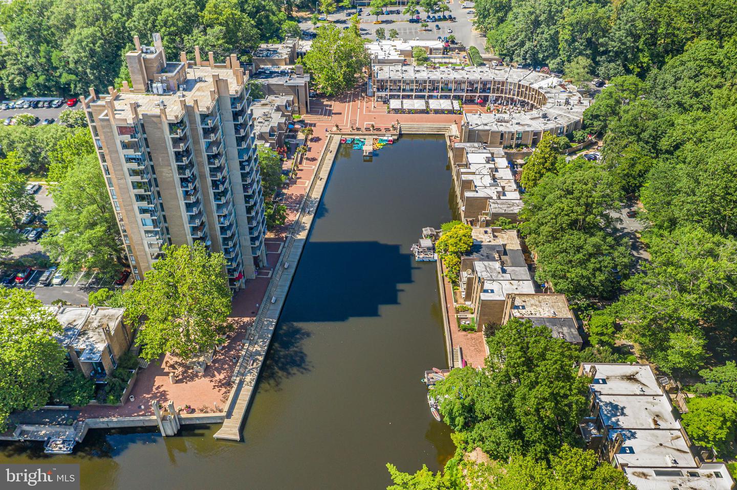 11467 WASHINGTON PLAZA W, RESTON, Virginia 20190, 3 Bedrooms Bedrooms, ,2 BathroomsBathrooms,Residential,For sale,11467 WASHINGTON PLAZA W,VAFX2252802 MLS # VAFX2252802