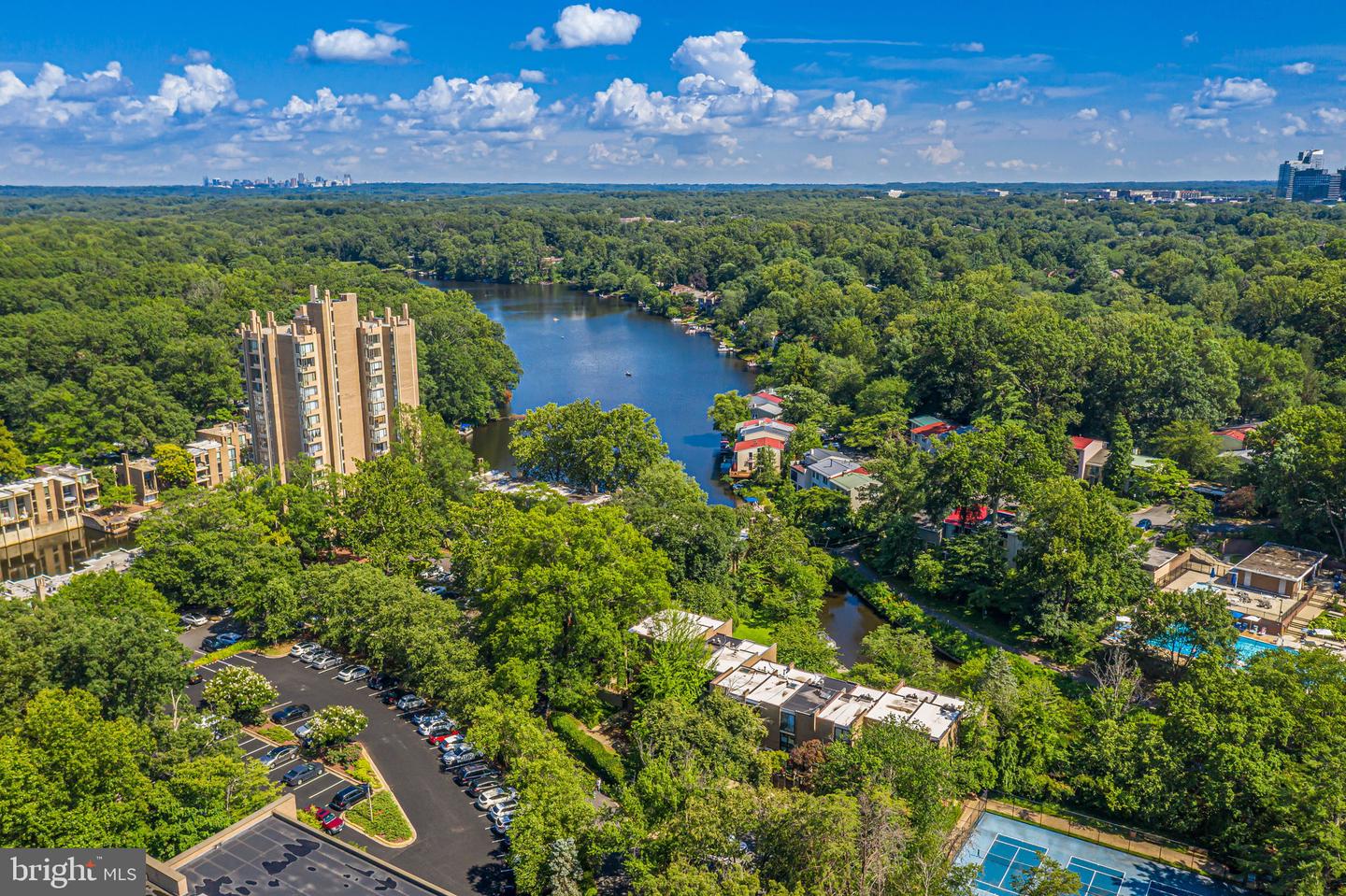 11467 WASHINGTON PLAZA W, RESTON, Virginia 20190, 3 Bedrooms Bedrooms, ,2 BathroomsBathrooms,Residential,For sale,11467 WASHINGTON PLAZA W,VAFX2252802 MLS # VAFX2252802