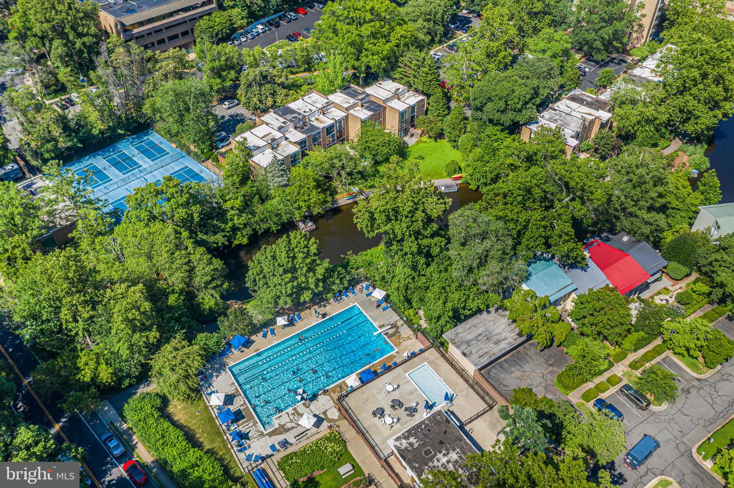 11467 WASHINGTON PLAZA W, RESTON, Virginia 20190, 3 Bedrooms Bedrooms, ,2 BathroomsBathrooms,Residential,For sale,11467 WASHINGTON PLAZA W,VAFX2252802 MLS # VAFX2252802