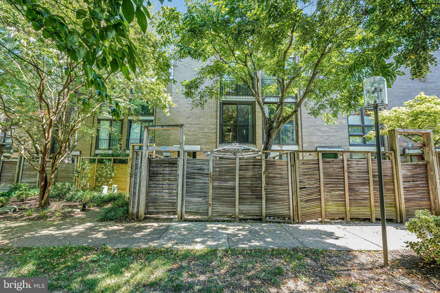 11467 WASHINGTON PLAZA W, RESTON, Virginia 20190, 3 Bedrooms Bedrooms, ,2 BathroomsBathrooms,Residential,For sale,11467 WASHINGTON PLAZA W,VAFX2252802 MLS # VAFX2252802