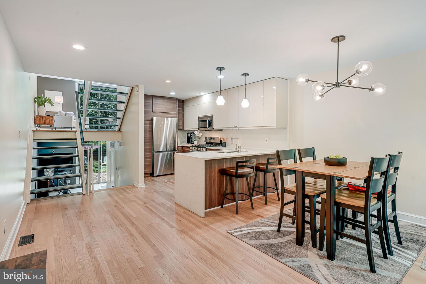 11467 WASHINGTON PLAZA W, RESTON, Virginia 20190, 3 Bedrooms Bedrooms, ,2 BathroomsBathrooms,Residential,For sale,11467 WASHINGTON PLAZA W,VAFX2252802 MLS # VAFX2252802