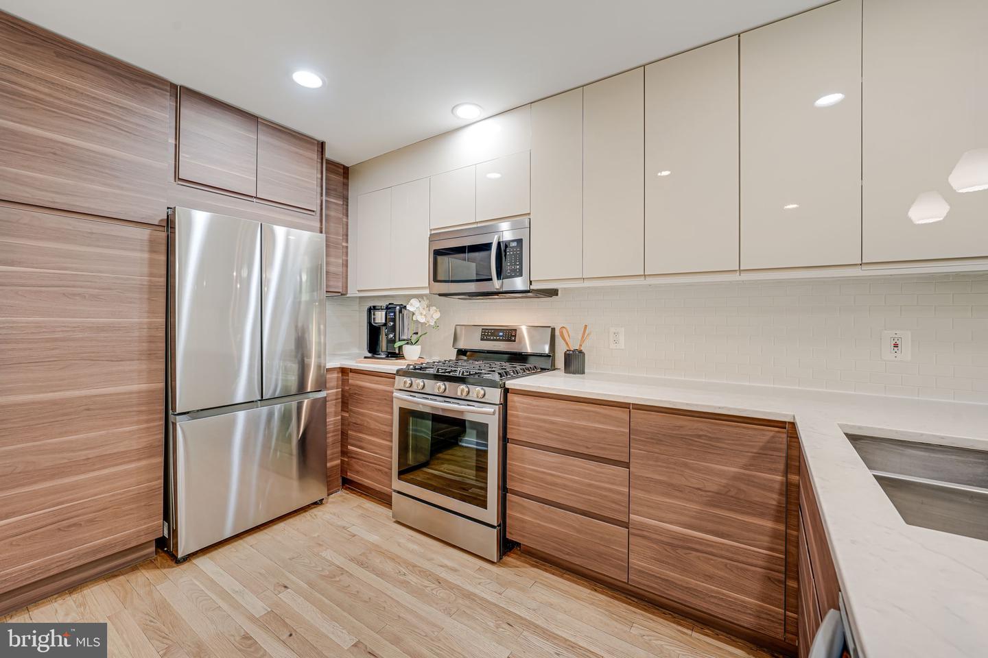 11467 WASHINGTON PLAZA W, RESTON, Virginia 20190, 3 Bedrooms Bedrooms, ,2 BathroomsBathrooms,Residential,For sale,11467 WASHINGTON PLAZA W,VAFX2252802 MLS # VAFX2252802