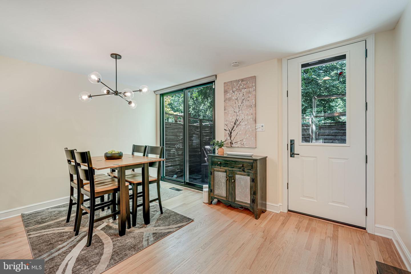 11467 WASHINGTON PLAZA W, RESTON, Virginia 20190, 3 Bedrooms Bedrooms, ,2 BathroomsBathrooms,Residential,For sale,11467 WASHINGTON PLAZA W,VAFX2252802 MLS # VAFX2252802