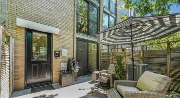 11467 WASHINGTON PLAZA W, RESTON, Virginia 20190, 3 Bedrooms Bedrooms, ,2 BathroomsBathrooms,Residential,For sale,11467 WASHINGTON PLAZA W,VAFX2252802 MLS # VAFX2252802