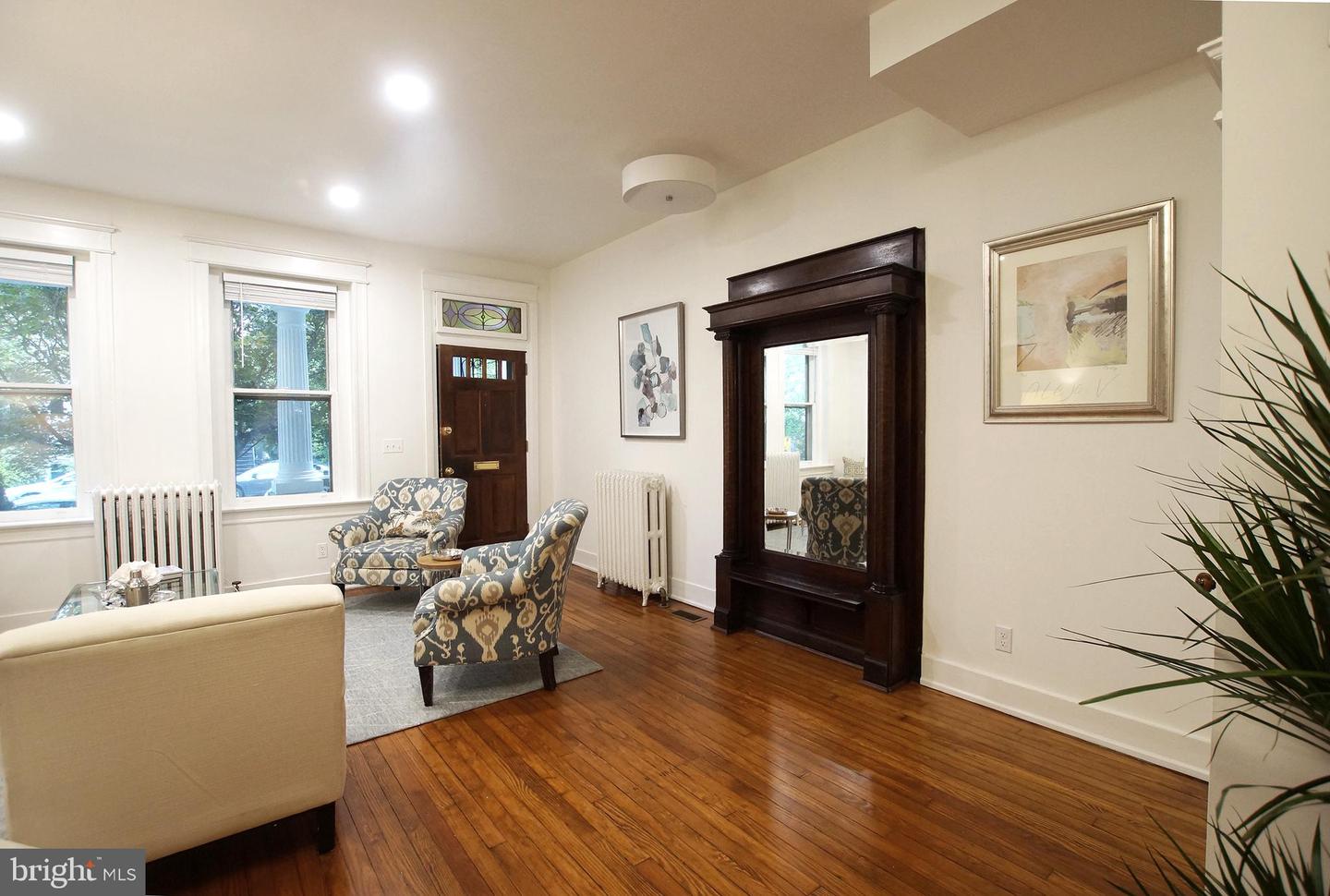 241 12TH ST SE, WASHINGTON, District Of Columbia 20003, 3 Bedrooms Bedrooms, ,2 BathroomsBathrooms,Residential,For sale,241 12TH ST SE,DCDC2208618 MLS # DCDC2208618