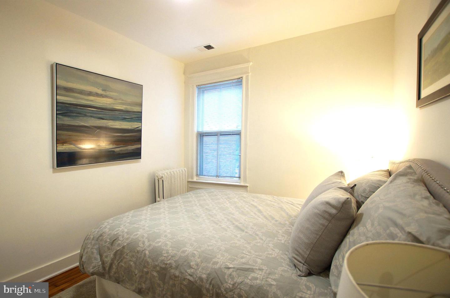 241 12TH ST SE, WASHINGTON, District Of Columbia 20003, 3 Bedrooms Bedrooms, ,2 BathroomsBathrooms,Residential,For sale,241 12TH ST SE,DCDC2208618 MLS # DCDC2208618