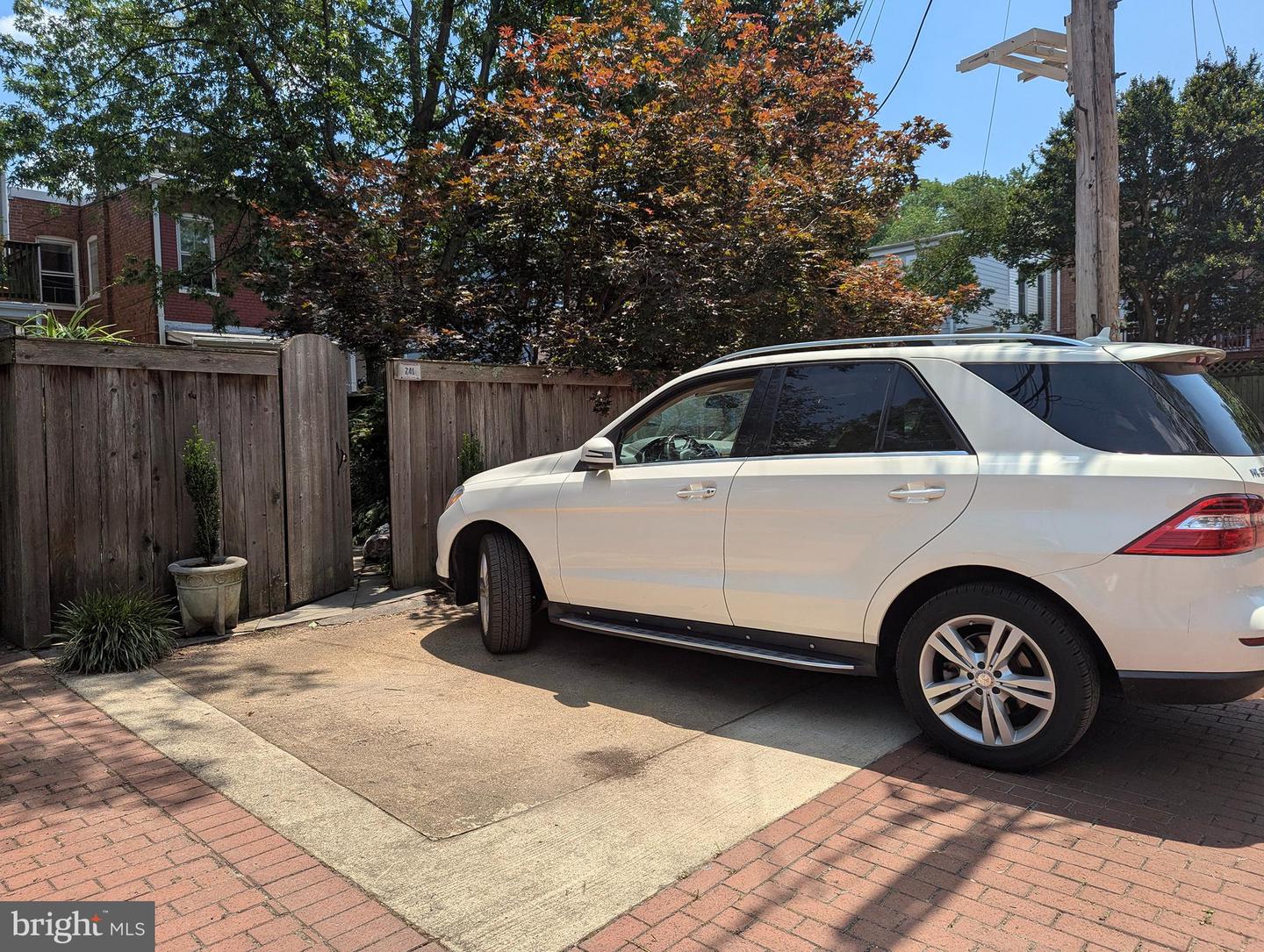 241 12TH ST SE, WASHINGTON, District Of Columbia 20003, 3 Bedrooms Bedrooms, ,2 BathroomsBathrooms,Residential,For sale,241 12TH ST SE,DCDC2208618 MLS # DCDC2208618