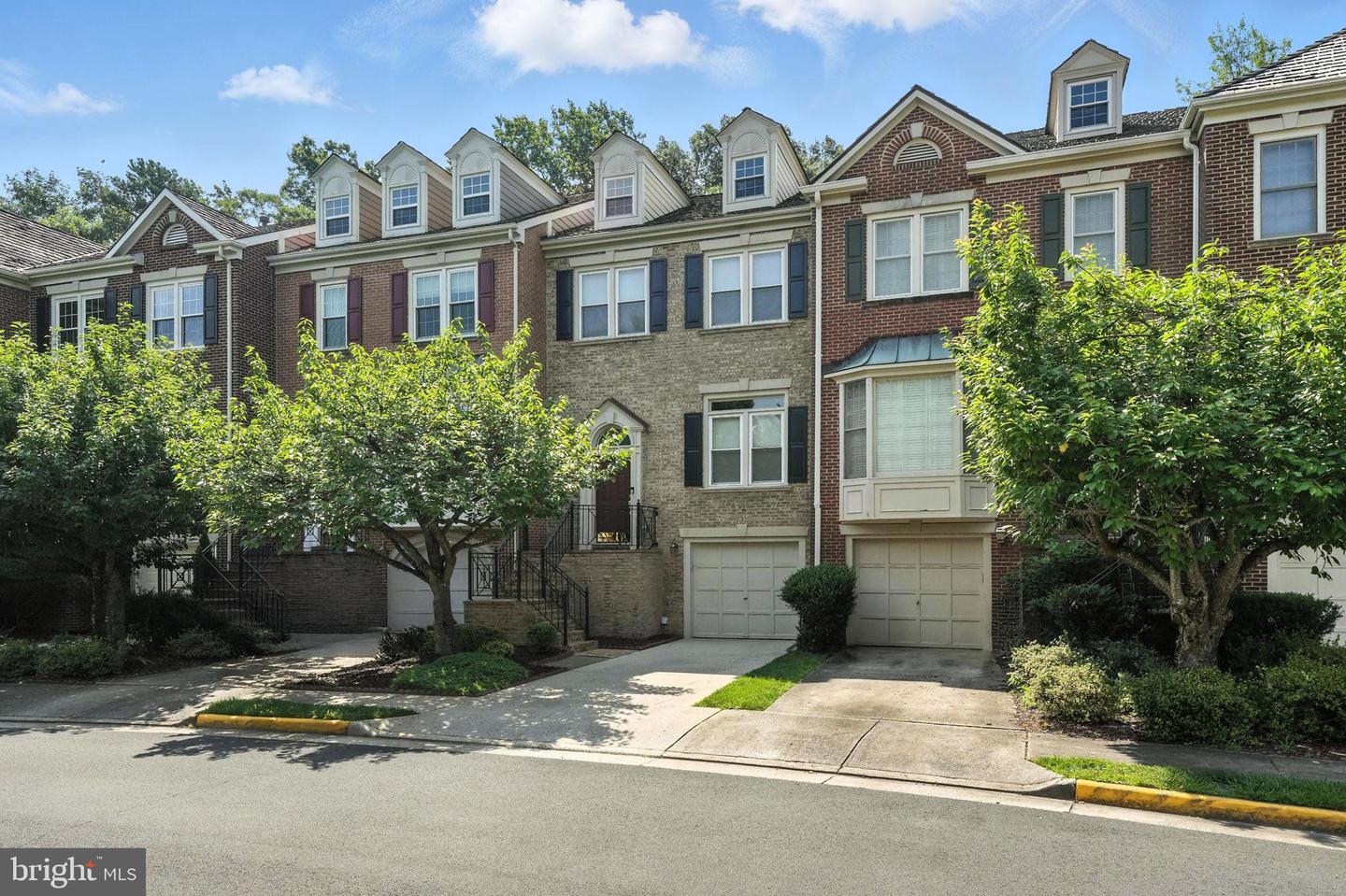 2157 WOLFTRAP CT, VIENNA, Virginia 22182, 3 Bedrooms Bedrooms, ,3 BathroomsBathrooms,Residential,For sale,2157 WOLFTRAP CT,VAFX2252976 MLS # VAFX2252976