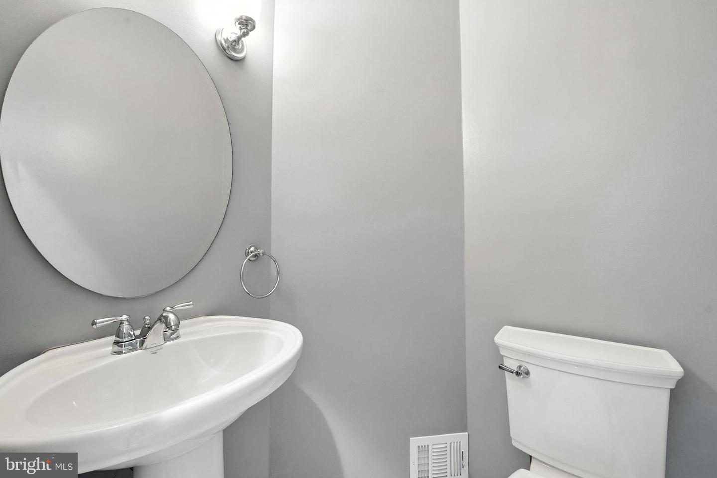 2157 WOLFTRAP CT, VIENNA, Virginia 22182, 3 Bedrooms Bedrooms, ,3 BathroomsBathrooms,Residential,For sale,2157 WOLFTRAP CT,VAFX2252976 MLS # VAFX2252976