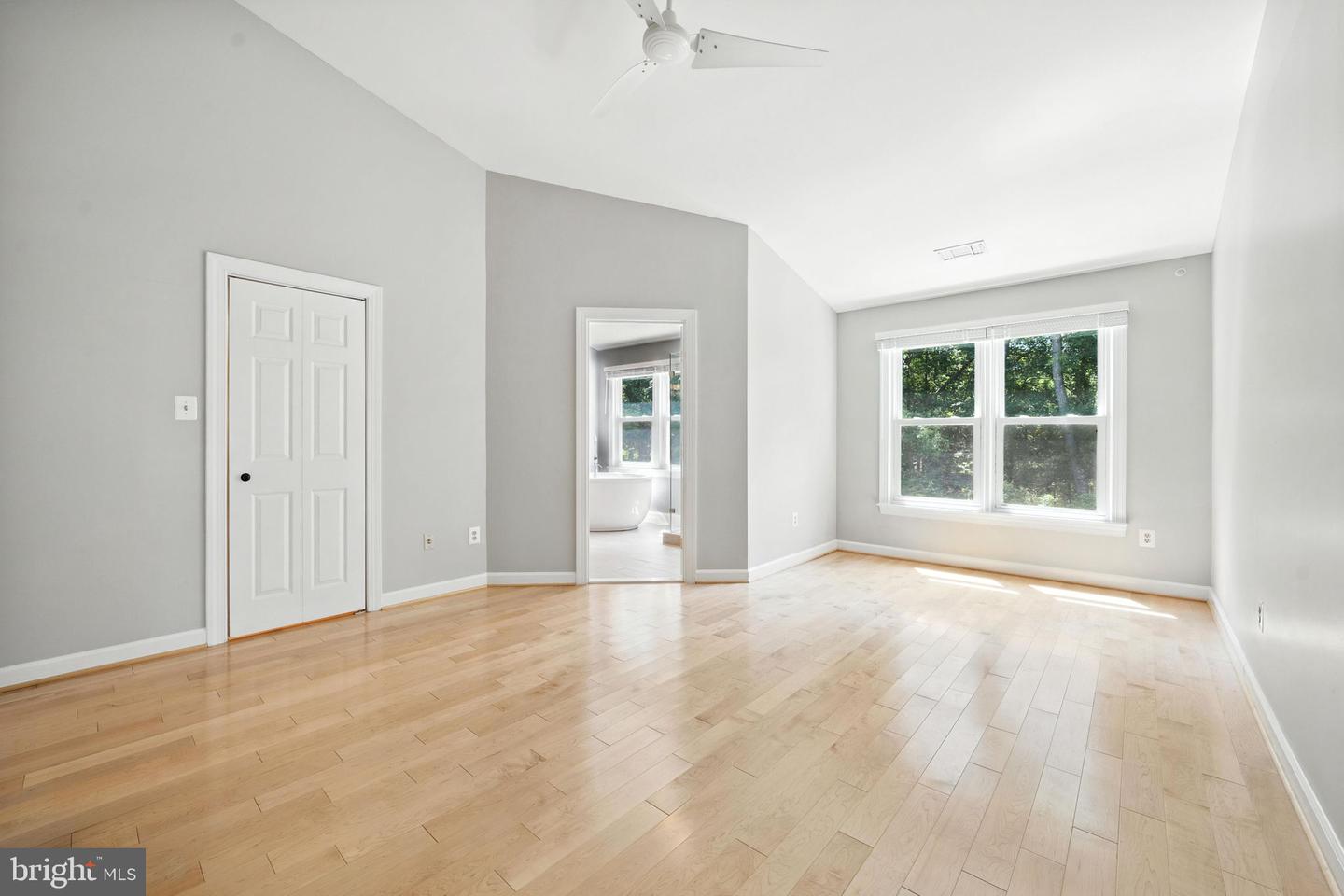 2157 WOLFTRAP CT, VIENNA, Virginia 22182, 3 Bedrooms Bedrooms, ,3 BathroomsBathrooms,Residential,For sale,2157 WOLFTRAP CT,VAFX2252976 MLS # VAFX2252976