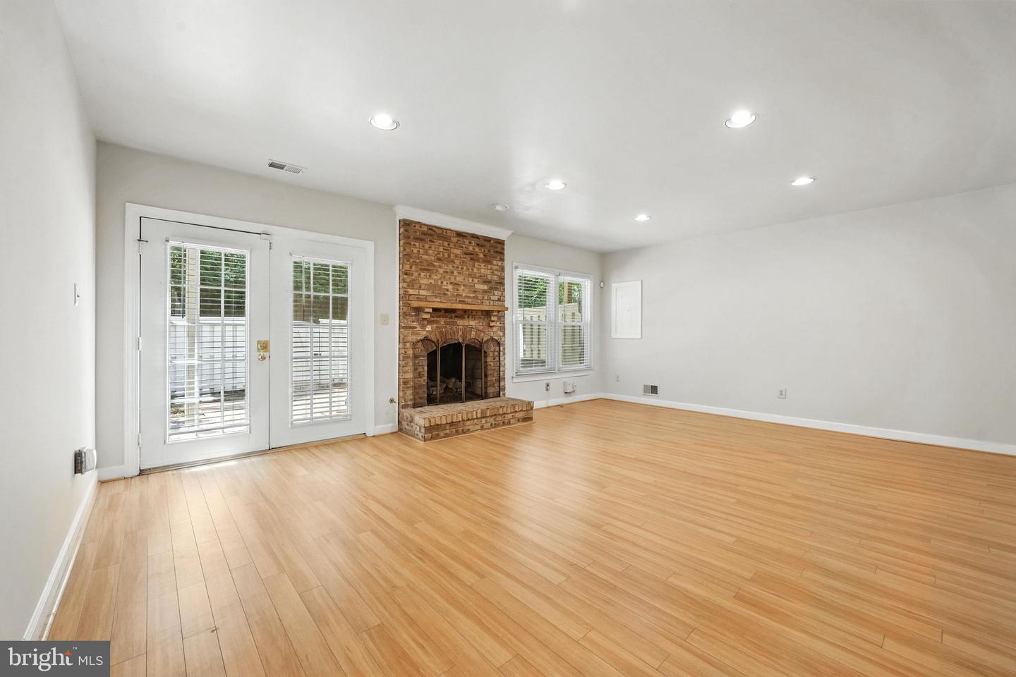 2157 WOLFTRAP CT, VIENNA, Virginia 22182, 3 Bedrooms Bedrooms, ,3 BathroomsBathrooms,Residential,For sale,2157 WOLFTRAP CT,VAFX2252976 MLS # VAFX2252976