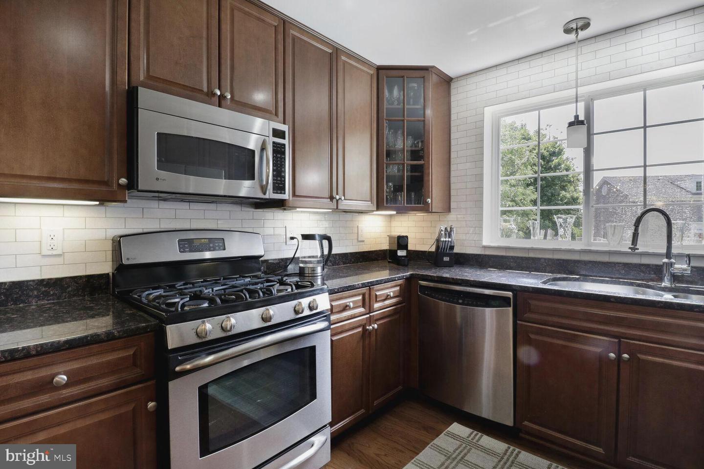 4195 S FOUR MILE RUN DR #203, ARLINGTON, Virginia 22204, 2 Bedrooms Bedrooms, ,2 BathroomsBathrooms,Residential,For sale,4195 S FOUR MILE RUN DR #203,VAAR2060102 MLS # VAAR2060102