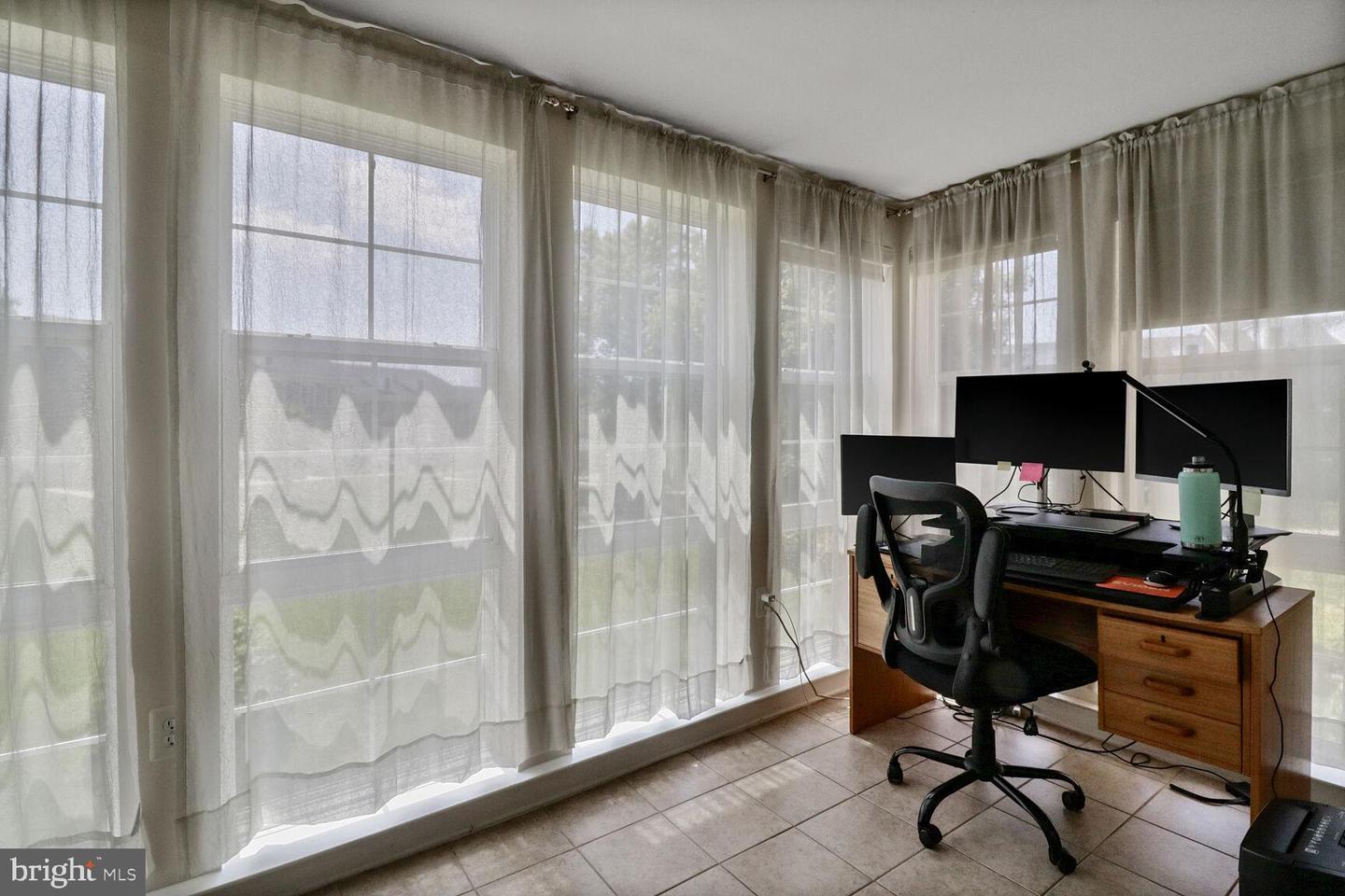 4195 S FOUR MILE RUN DR #203, ARLINGTON, Virginia 22204, 2 Bedrooms Bedrooms, ,2 BathroomsBathrooms,Residential,For sale,4195 S FOUR MILE RUN DR #203,VAAR2060102 MLS # VAAR2060102