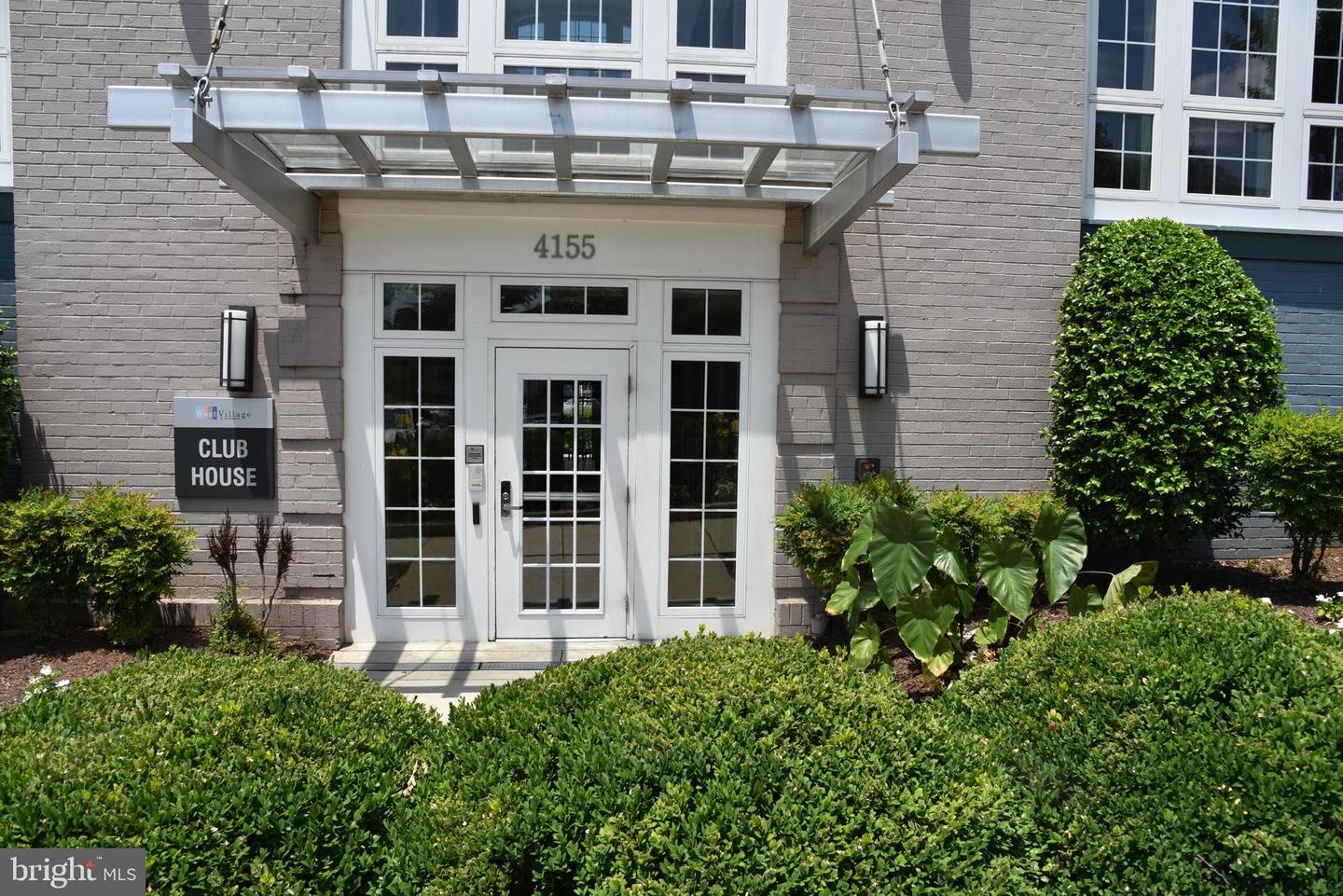 4195 S FOUR MILE RUN DR #203, ARLINGTON, Virginia 22204, 2 Bedrooms Bedrooms, ,2 BathroomsBathrooms,Residential,For sale,4195 S FOUR MILE RUN DR #203,VAAR2060102 MLS # VAAR2060102