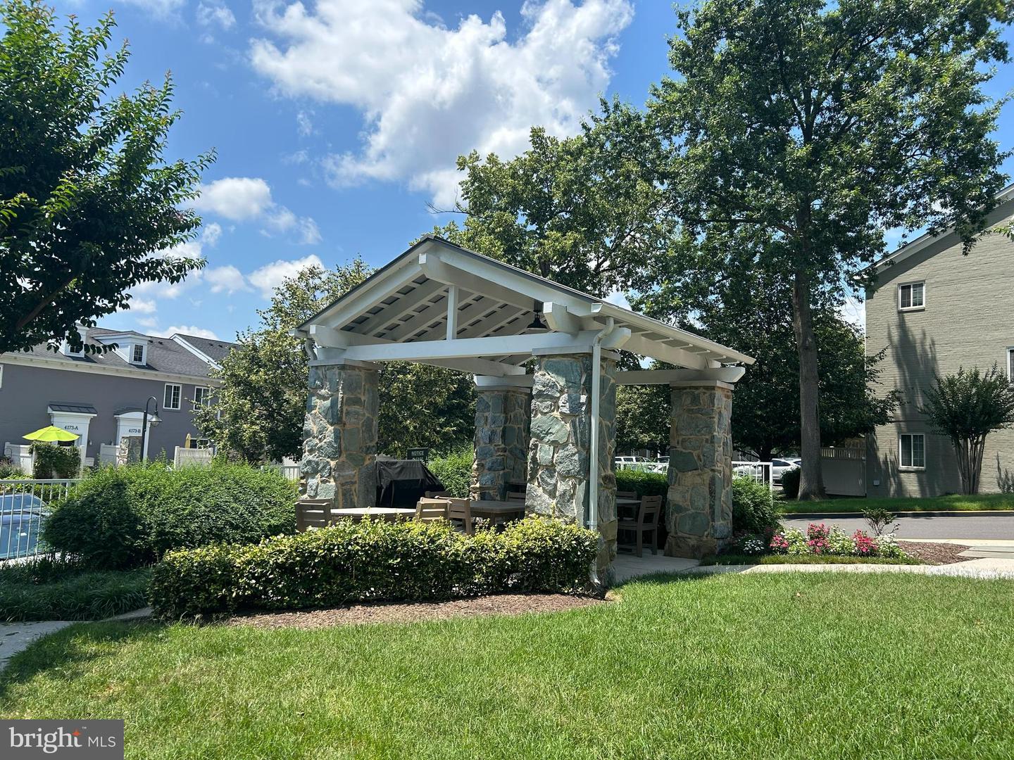4195 S FOUR MILE RUN DR #203, ARLINGTON, Virginia 22204, 2 Bedrooms Bedrooms, ,2 BathroomsBathrooms,Residential,For sale,4195 S FOUR MILE RUN DR #203,VAAR2060102 MLS # VAAR2060102