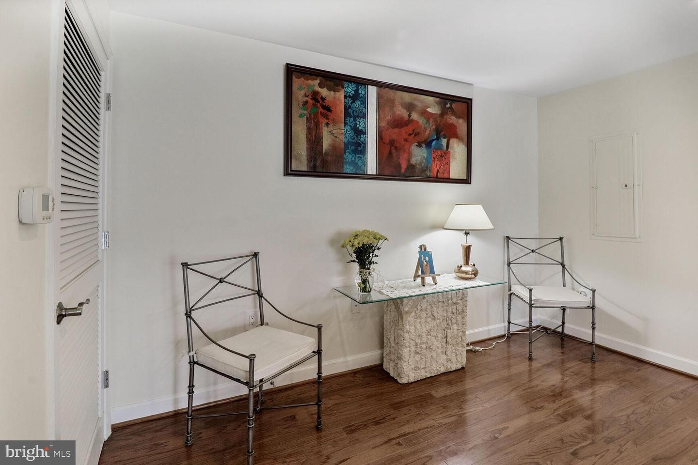4195 S FOUR MILE RUN DR #203, ARLINGTON, Virginia 22204, 2 Bedrooms Bedrooms, ,2 BathroomsBathrooms,Residential,For sale,4195 S FOUR MILE RUN DR #203,VAAR2060102 MLS # VAAR2060102