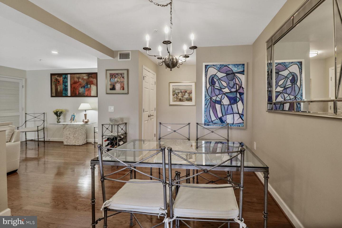 4195 S FOUR MILE RUN DR #203, ARLINGTON, Virginia 22204, 2 Bedrooms Bedrooms, ,2 BathroomsBathrooms,Residential,For sale,4195 S FOUR MILE RUN DR #203,VAAR2060102 MLS # VAAR2060102