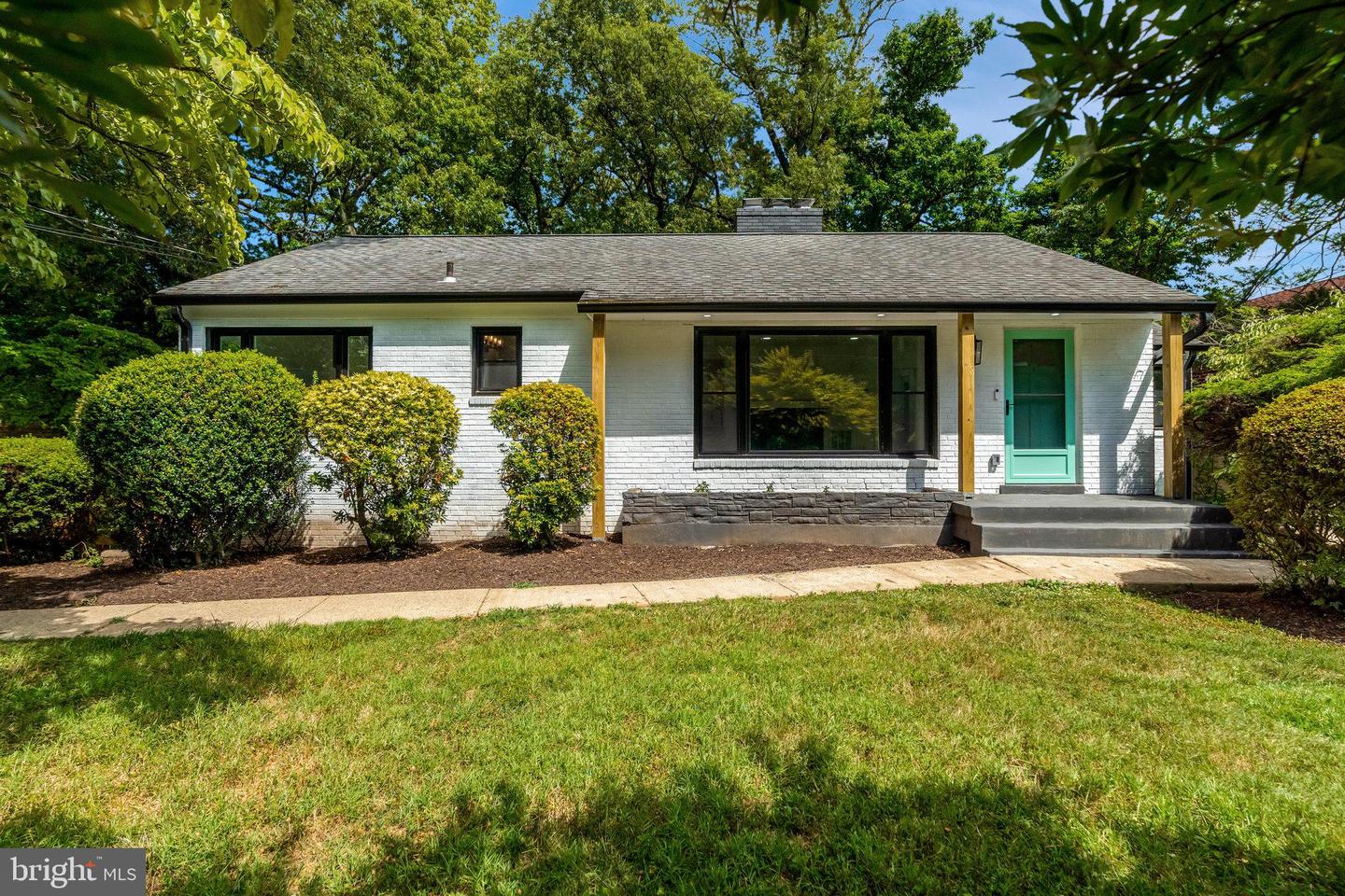2539 GALLOWS RD, DUNN LORING, Virginia 22027, 5 Bedrooms Bedrooms, ,3 BathroomsBathrooms,Residential,For sale,2539 GALLOWS RD,VAFX2253060 MLS # VAFX2253060