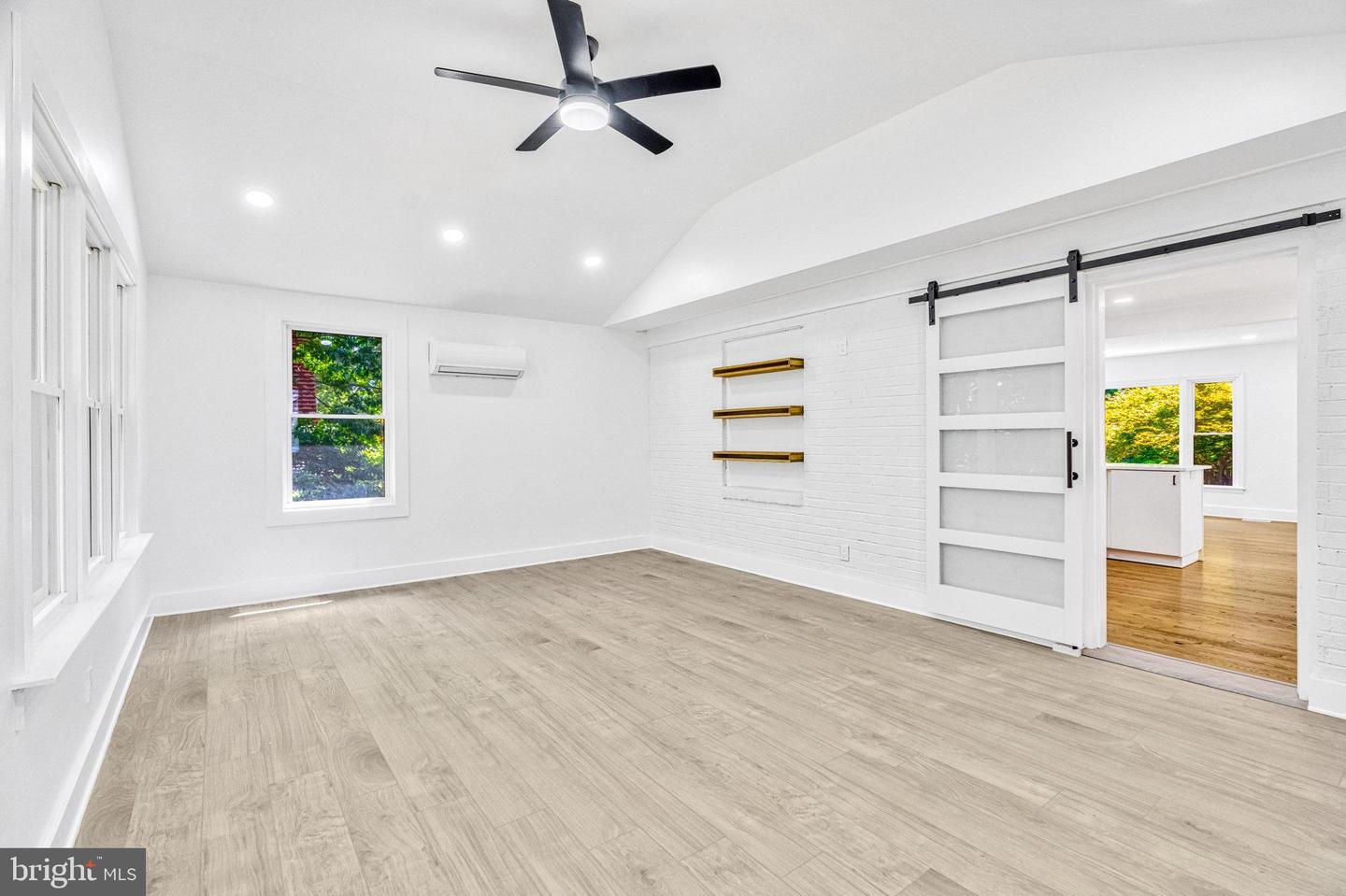 2539 GALLOWS RD, DUNN LORING, Virginia 22027, 5 Bedrooms Bedrooms, ,3 BathroomsBathrooms,Residential,For sale,2539 GALLOWS RD,VAFX2253060 MLS # VAFX2253060