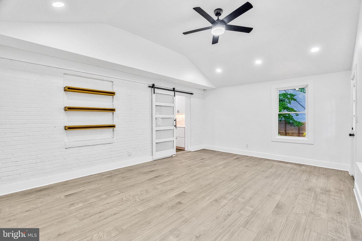 2539 GALLOWS RD, DUNN LORING, Virginia 22027, 5 Bedrooms Bedrooms, ,3 BathroomsBathrooms,Residential,For sale,2539 GALLOWS RD,VAFX2253060 MLS # VAFX2253060