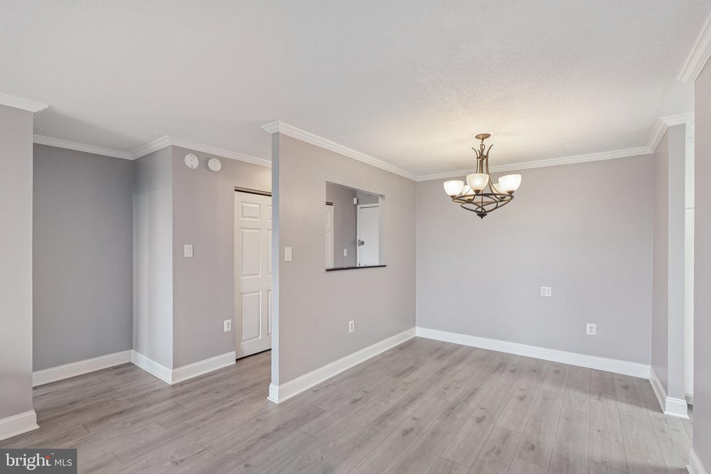 4600 S FOUR MILE RUN DR #718, ARLINGTON, Virginia 22204, 2 Bedrooms Bedrooms, ,2 BathroomsBathrooms,Residential,For sale,4600 S FOUR MILE RUN DR #718,VAAR2060144 MLS # VAAR2060144