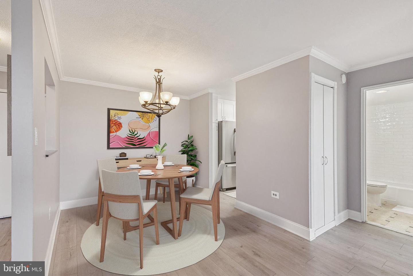 4600 S FOUR MILE RUN DR #718, ARLINGTON, Virginia 22204, 2 Bedrooms Bedrooms, ,2 BathroomsBathrooms,Residential,For sale,4600 S FOUR MILE RUN DR #718,VAAR2060144 MLS # VAAR2060144