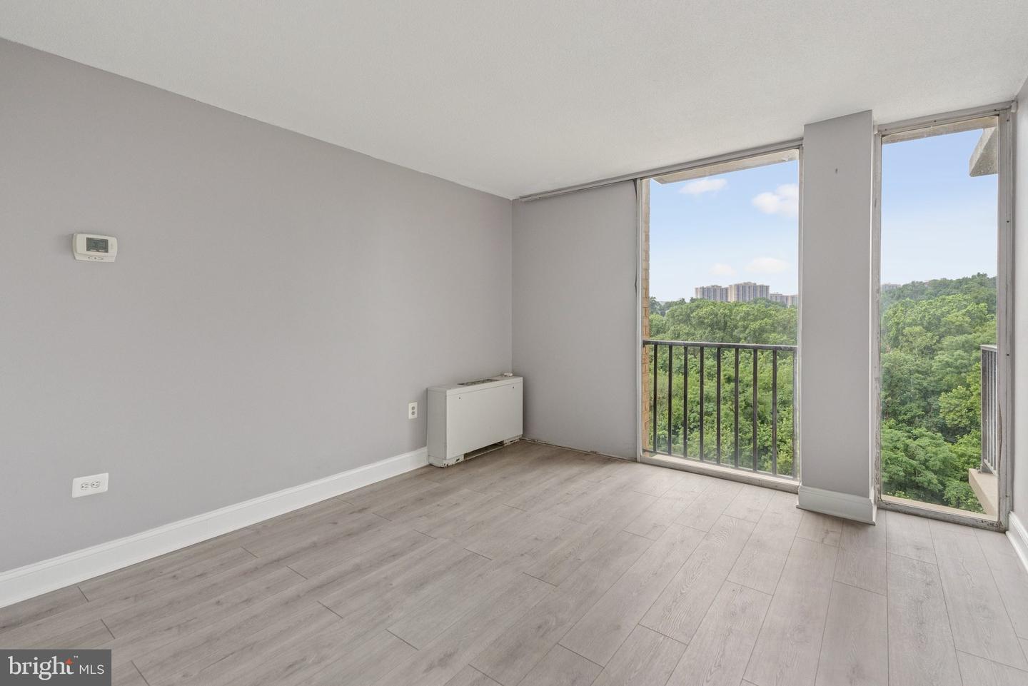 4600 S FOUR MILE RUN DR #718, ARLINGTON, Virginia 22204, 2 Bedrooms Bedrooms, ,2 BathroomsBathrooms,Residential,For sale,4600 S FOUR MILE RUN DR #718,VAAR2060144 MLS # VAAR2060144