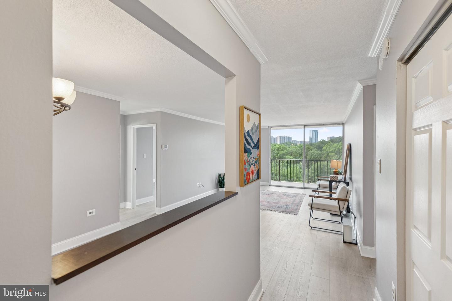 4600 S FOUR MILE RUN DR #718, ARLINGTON, Virginia 22204, 2 Bedrooms Bedrooms, ,2 BathroomsBathrooms,Residential,For sale,4600 S FOUR MILE RUN DR #718,VAAR2060144 MLS # VAAR2060144