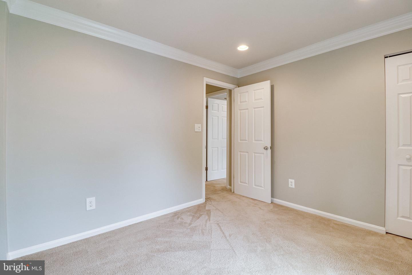 5429 CROWS NEST CT, FAIRFAX, Virginia 22032, 3 Bedrooms Bedrooms, ,2 BathroomsBathrooms,Residential,For sale,5429 CROWS NEST CT,VAFX2253340 MLS # VAFX2253340