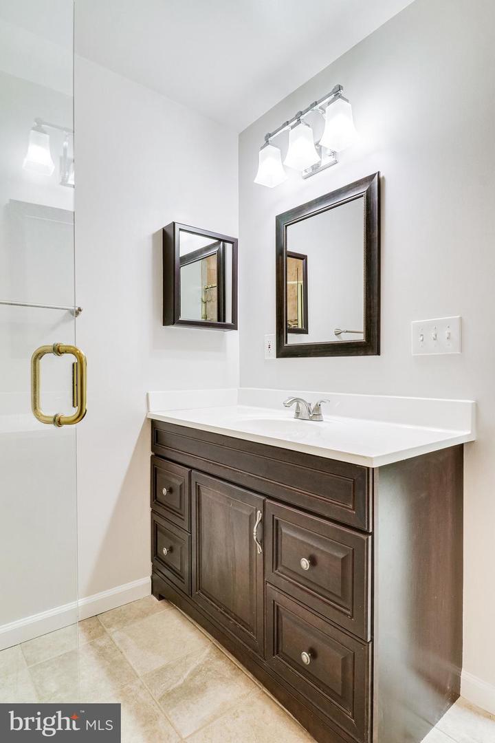 5429 CROWS NEST CT, FAIRFAX, Virginia 22032, 3 Bedrooms Bedrooms, ,2 BathroomsBathrooms,Residential,For sale,5429 CROWS NEST CT,VAFX2253340 MLS # VAFX2253340