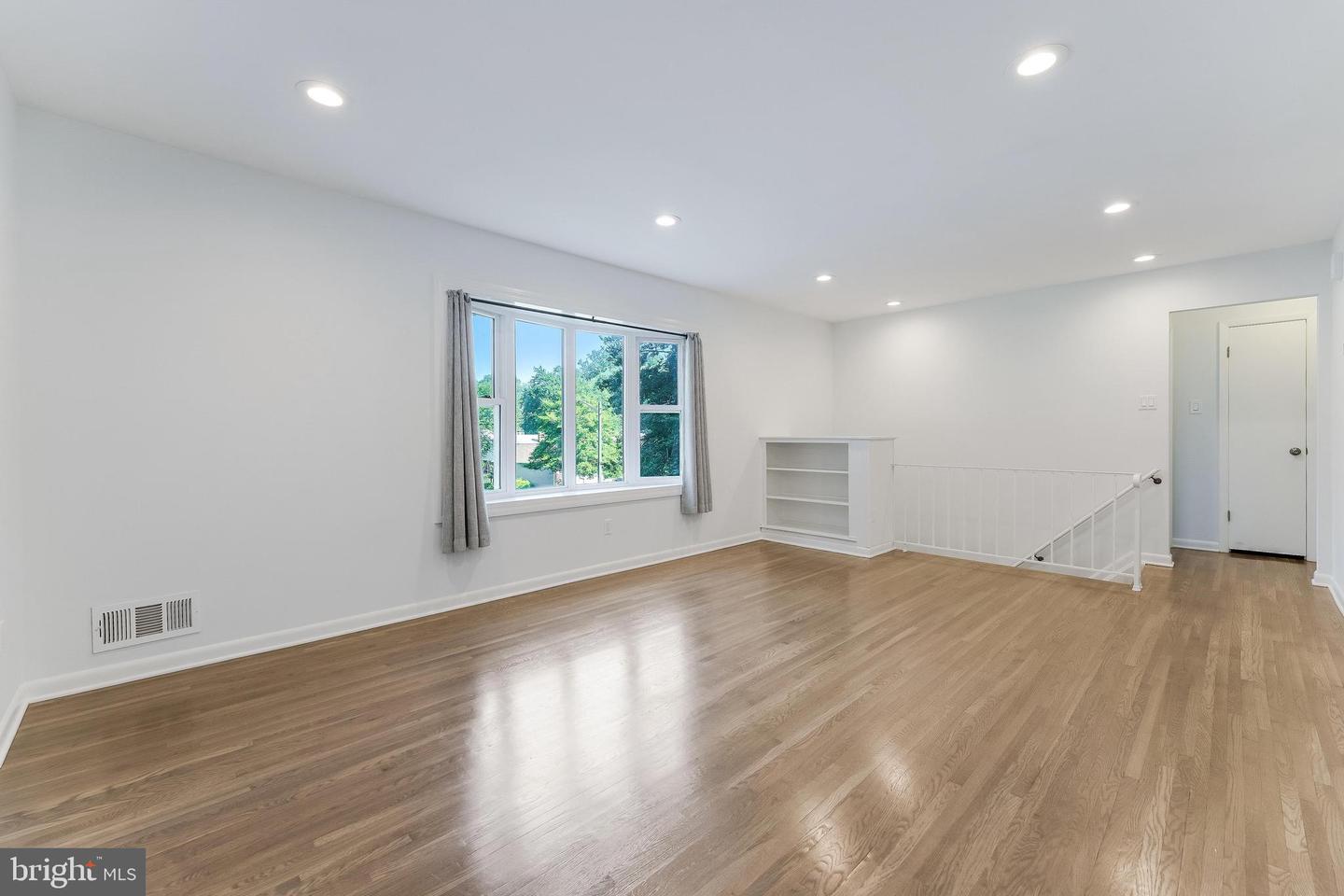 7105 GALGATE DR, SPRINGFIELD, Virginia 22152, 4 Bedrooms Bedrooms, ,2 BathroomsBathrooms,Residential,For sale,7105 GALGATE DR,VAFX2253414 MLS # VAFX2253414