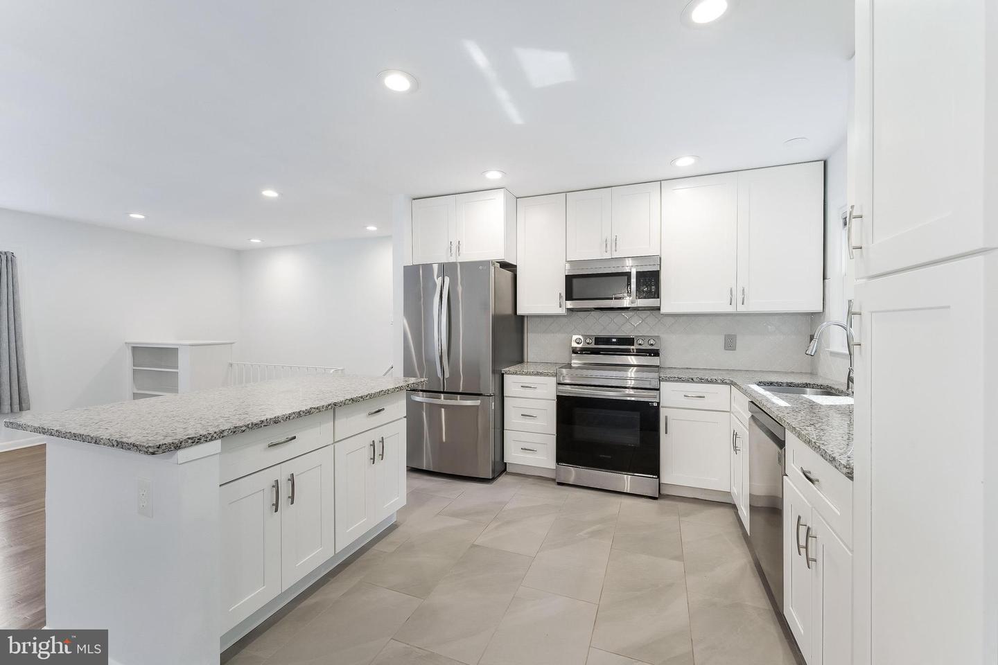7105 GALGATE DR, SPRINGFIELD, Virginia 22152, 4 Bedrooms Bedrooms, ,2 BathroomsBathrooms,Residential,For sale,7105 GALGATE DR,VAFX2253414 MLS # VAFX2253414