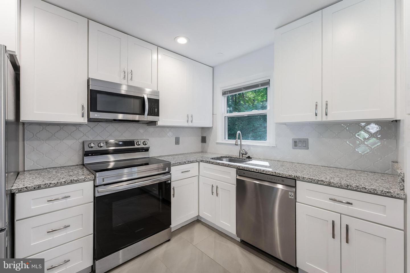 7105 GALGATE DR, SPRINGFIELD, Virginia 22152, 4 Bedrooms Bedrooms, ,2 BathroomsBathrooms,Residential,For sale,7105 GALGATE DR,VAFX2253414 MLS # VAFX2253414
