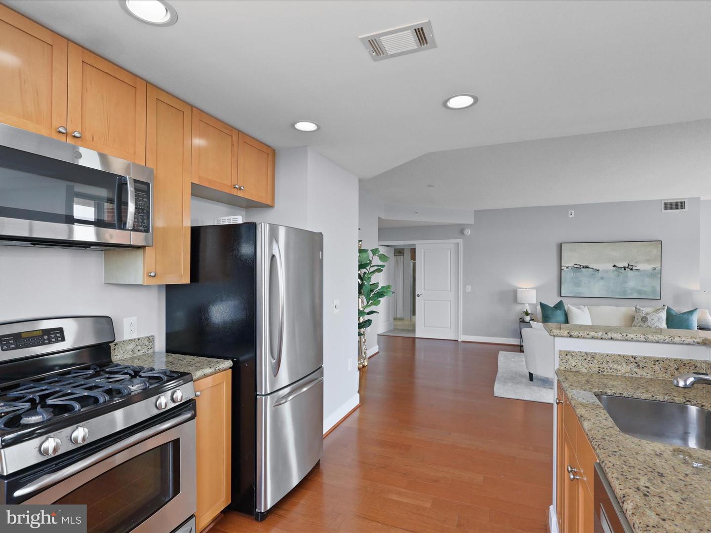 3650 S GLEBE RD #851, ARLINGTON, Virginia 22202, 2 Bedrooms Bedrooms, ,2 BathroomsBathrooms,Residential,For sale,3650 S GLEBE RD #851,VAAR2060206 MLS # VAAR2060206