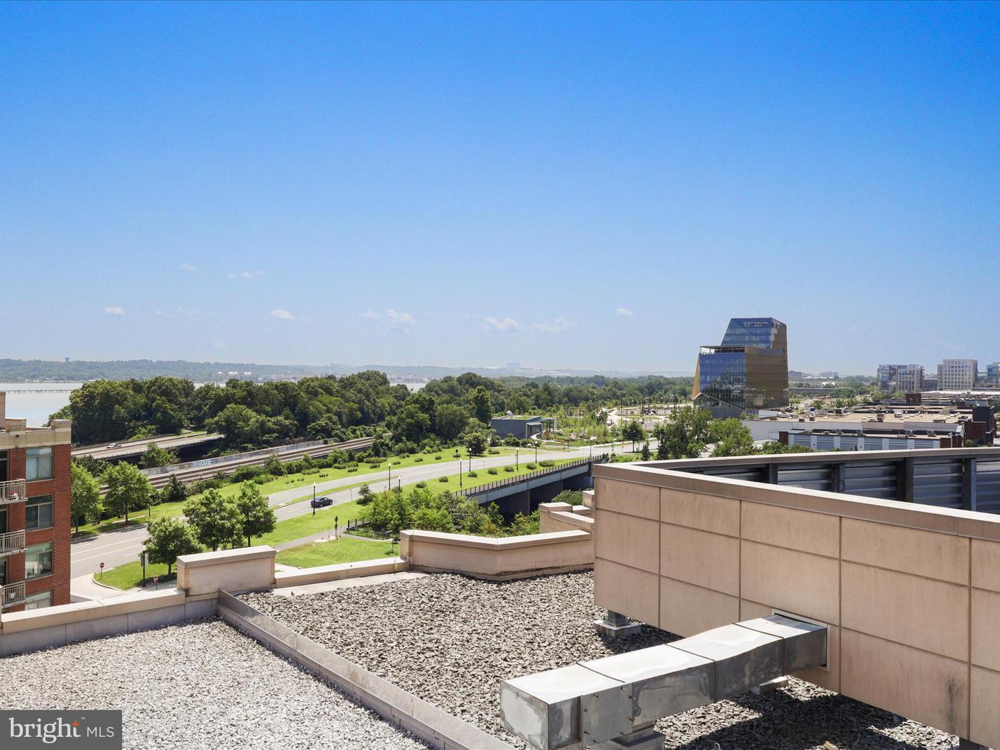 3650 S GLEBE RD #851, ARLINGTON, Virginia 22202, 2 Bedrooms Bedrooms, ,2 BathroomsBathrooms,Residential,For sale,3650 S GLEBE RD #851,VAAR2060206 MLS # VAAR2060206