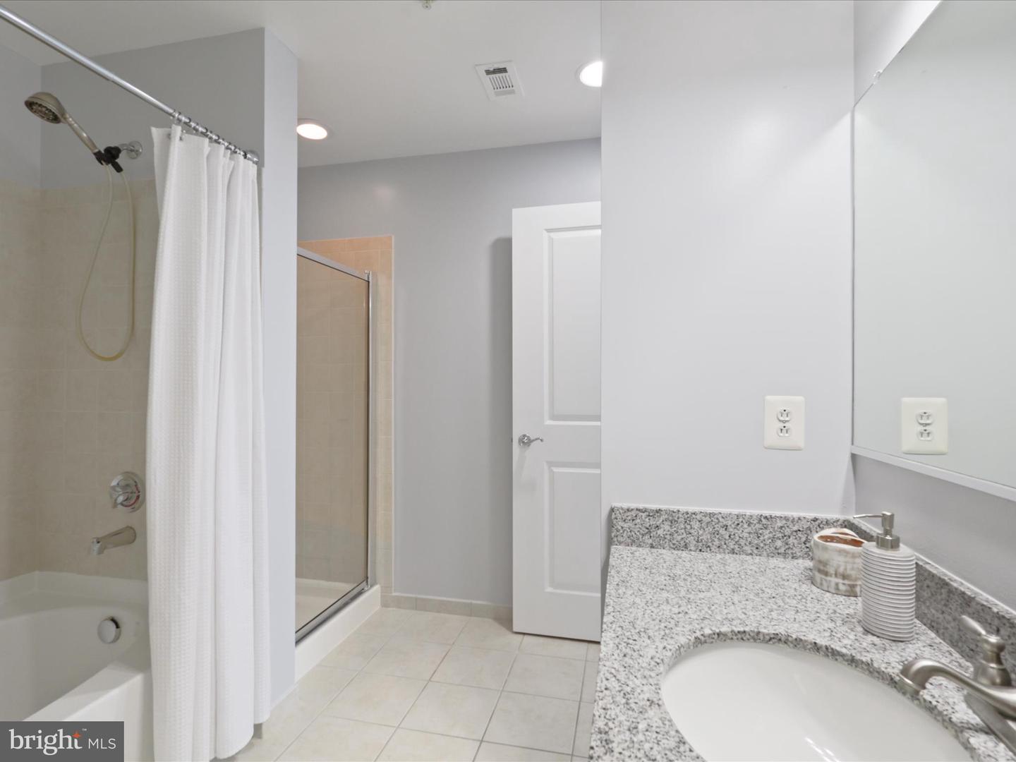 3650 S GLEBE RD #851, ARLINGTON, Virginia 22202, 2 Bedrooms Bedrooms, ,2 BathroomsBathrooms,Residential,For sale,3650 S GLEBE RD #851,VAAR2060206 MLS # VAAR2060206